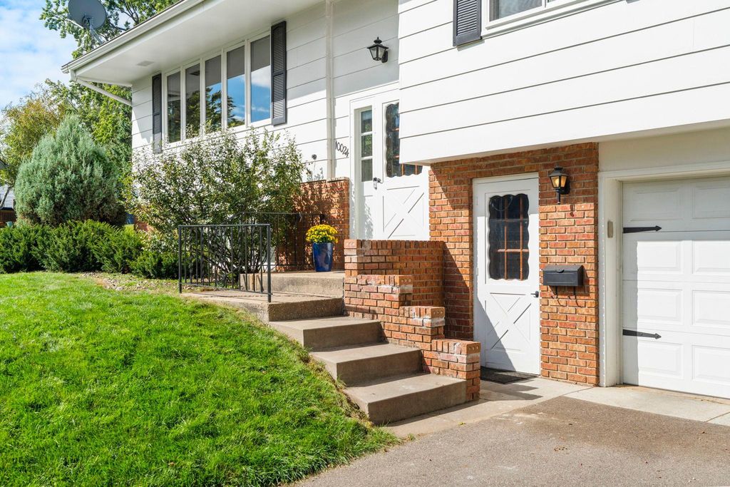 10024 Johnson Circle, Bloomington, MN 55437 — photo 3