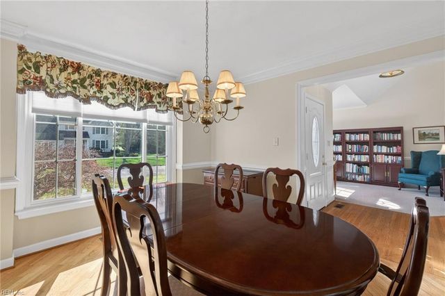 203 Winterberry LN, Smithfield, VA 23430