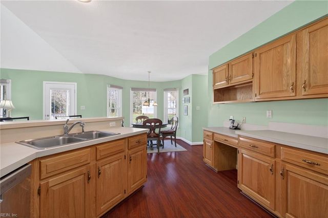 203 Winterberry LN, Smithfield, VA 23430