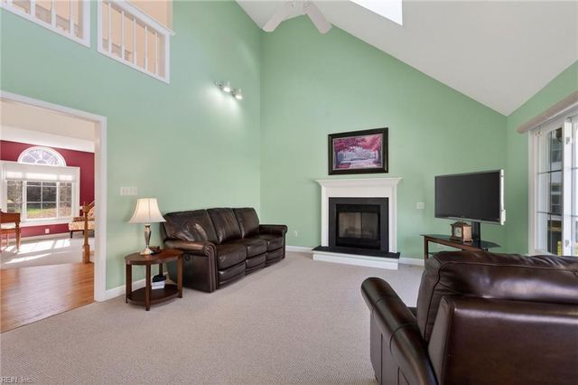 203 Winterberry LN, Smithfield, VA 23430