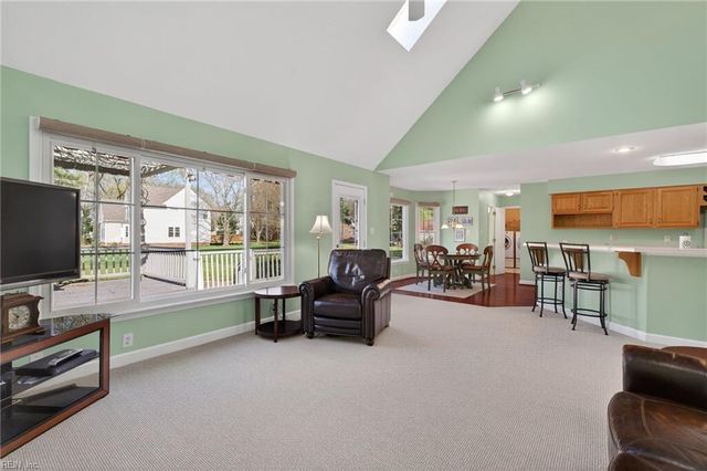 203 Winterberry LN, Smithfield, VA 23430
