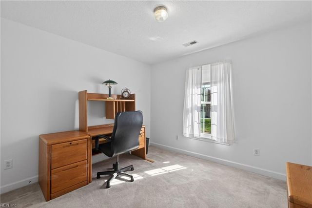 203 Winterberry LN, Smithfield, VA 23430