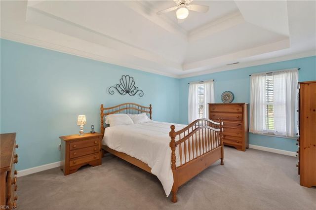 203 Winterberry LN, Smithfield, VA 23430