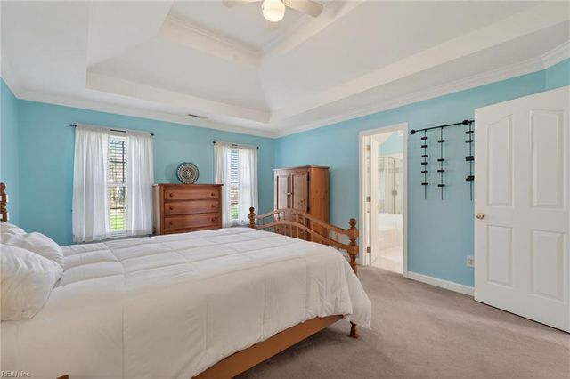 203 Winterberry LN, Smithfield, VA 23430