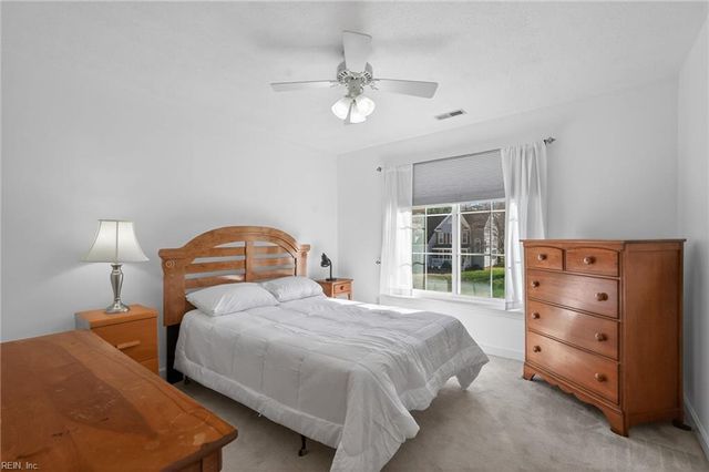 203 Winterberry LN, Smithfield, VA 23430