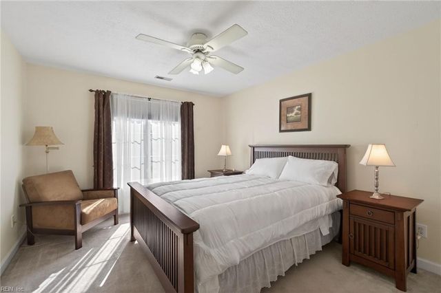 203 Winterberry LN, Smithfield, VA 23430