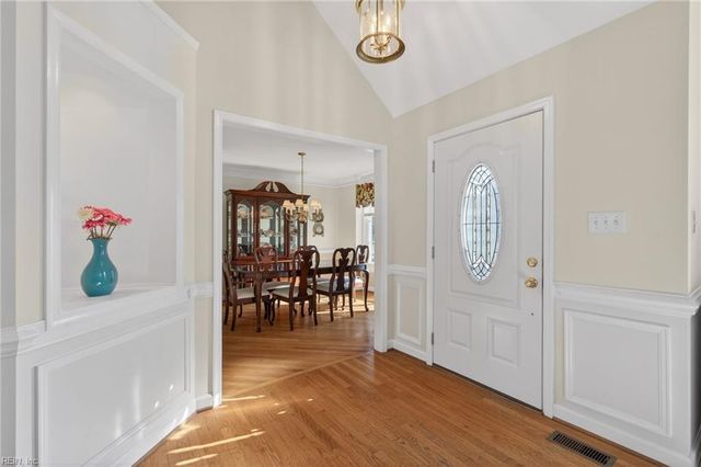 203 Winterberry LN, Smithfield, VA 23430