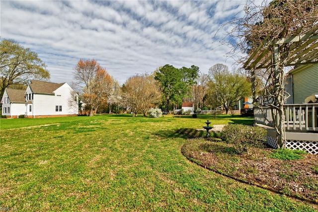 203 Winterberry LN, Smithfield, VA 23430