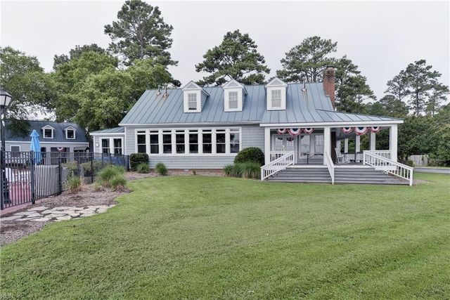 203 Winterberry LN, Smithfield, VA 23430