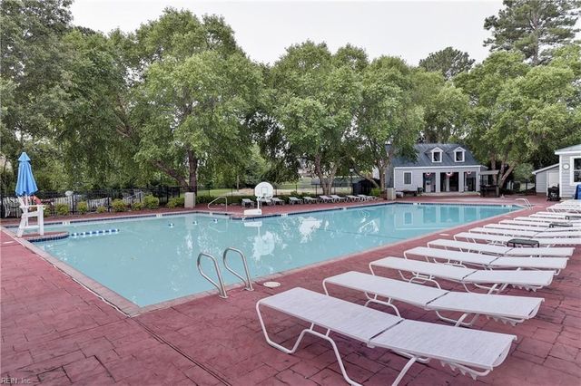 203 Winterberry LN, Smithfield, VA 23430