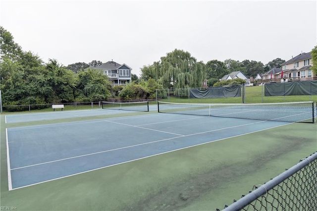 203 Winterberry LN, Smithfield, VA 23430