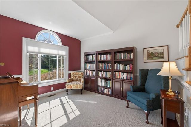 203 Winterberry LN, Smithfield, VA 23430