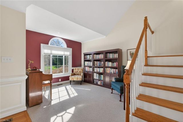 203 Winterberry LN, Smithfield, VA 23430