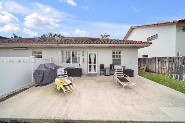 7567 N Augusta Dr Front, Hialeah, FL 33015