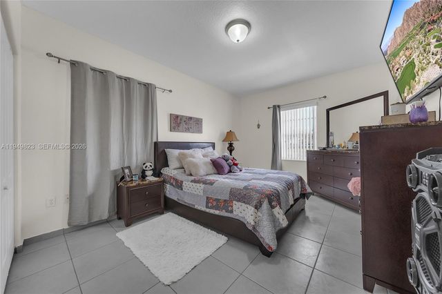 7567 N Augusta Dr Front, Hialeah, FL 33015