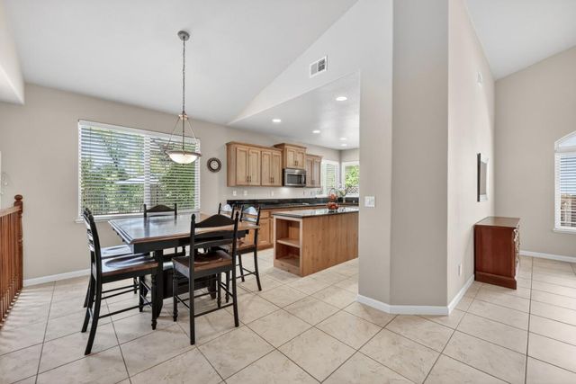 1525 Rainbow Trout St, Roseville, CA 95747