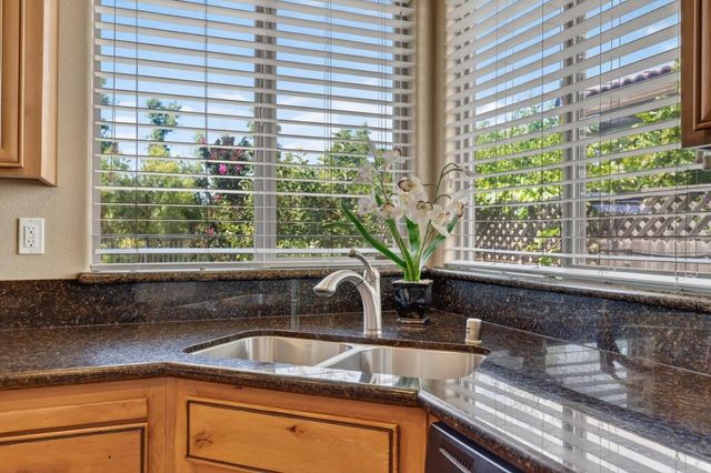 1525 Rainbow Trout St, Roseville, CA 95747