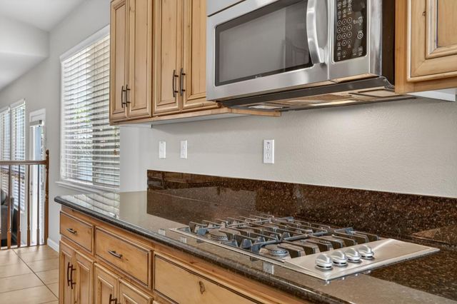 1525 Rainbow Trout St, Roseville, CA 95747