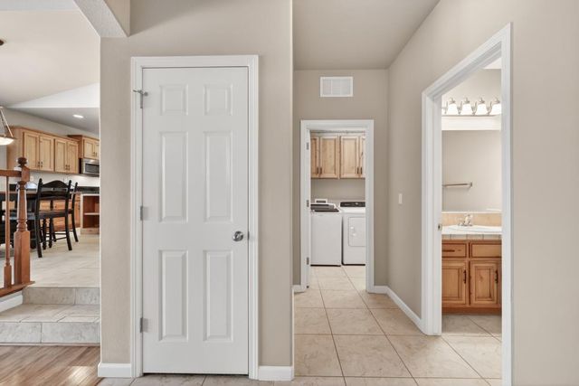 1525 Rainbow Trout St, Roseville, CA 95747