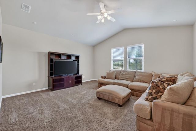 1525 Rainbow Trout St, Roseville, CA 95747