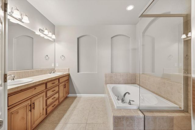 1525 Rainbow Trout St, Roseville, CA 95747