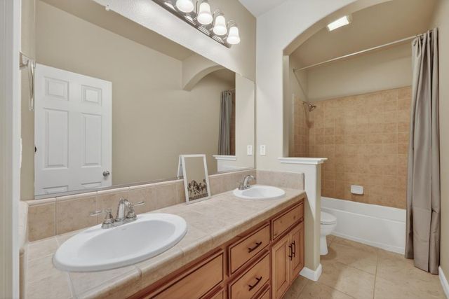1525 Rainbow Trout St, Roseville, CA 95747