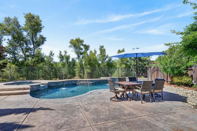 1525 Rainbow Trout St, Roseville, CA 95747