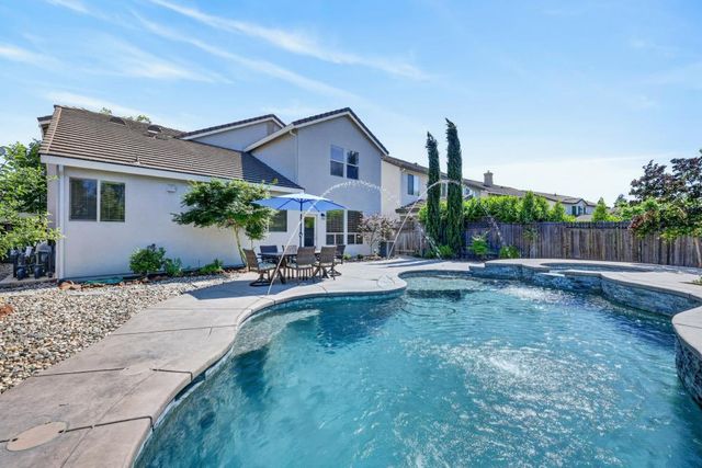 1525 Rainbow Trout St, Roseville, CA 95747