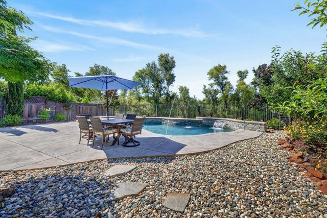 1525 Rainbow Trout St, Roseville, CA 95747