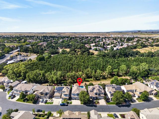1525 Rainbow Trout St, Roseville, CA 95747