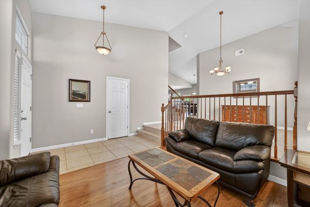 1525 Rainbow Trout St, Roseville, CA 95747