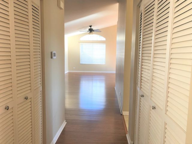 1609 Fredericksburg Lane 1609, Aurora, IL 60503