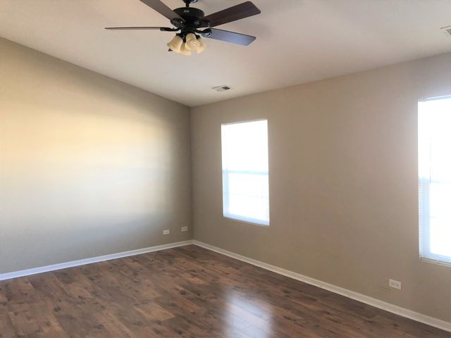 1609 Fredericksburg Lane 1609, Aurora, IL 60503