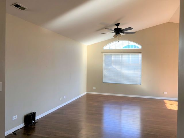 1609 Fredericksburg Lane 1609, Aurora, IL 60503