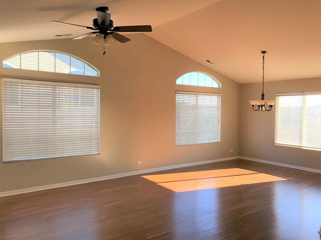 1609 Fredericksburg Lane 1609, Aurora, IL 60503