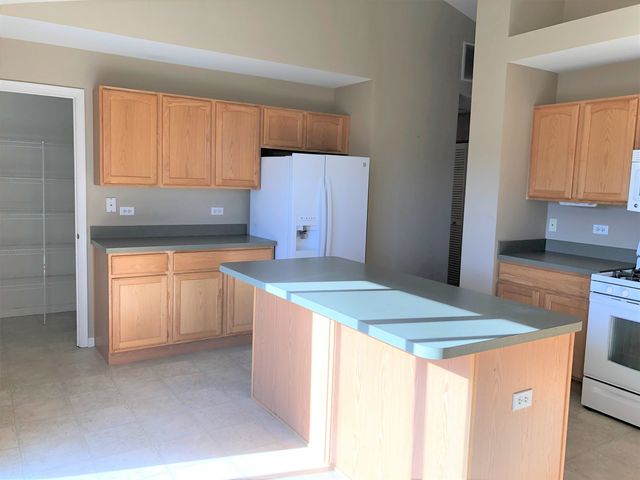 1609 Fredericksburg Lane 1609, Aurora, IL 60503