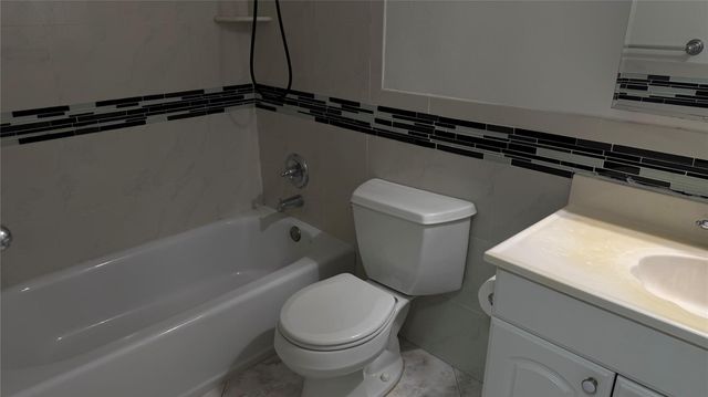 452 W Royal Palm Road, Boca Raton, FL 33432