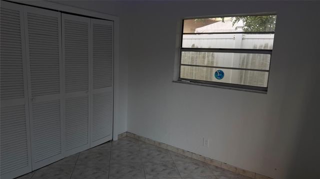 452 W Royal Palm Road, Boca Raton, FL 33432