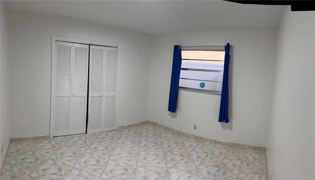 452 W Royal Palm Road, Boca Raton, FL 33432