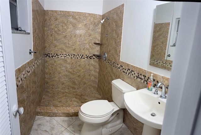 452 W Royal Palm Road, Boca Raton, FL 33432