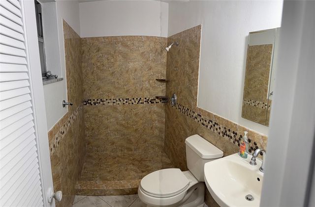 452 W Royal Palm Road, Boca Raton, FL 33432