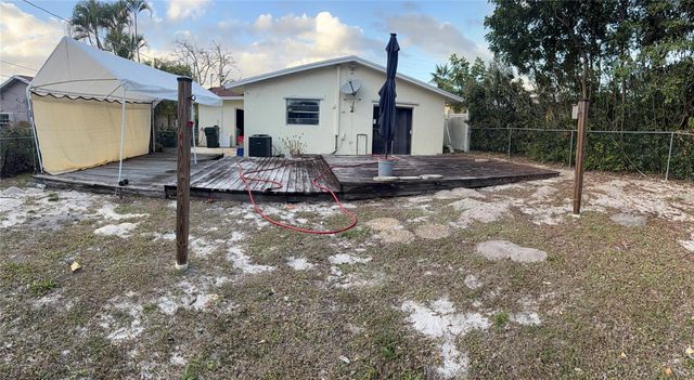 452 W Royal Palm Road, Boca Raton, FL 33432