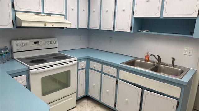 452 W Royal Palm Road, Boca Raton, FL 33432