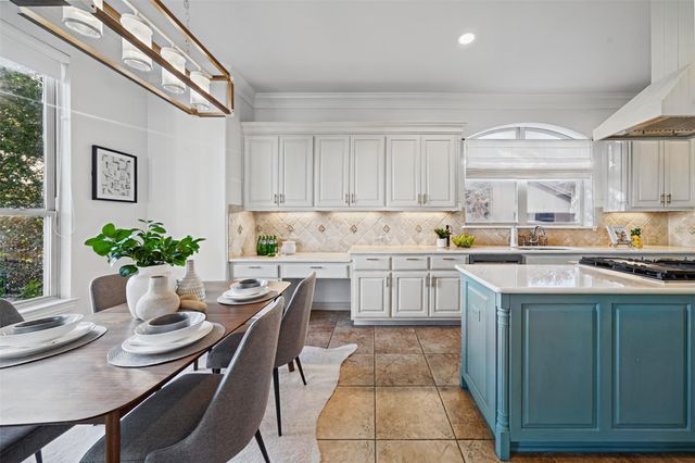 4100 Sugarloaf DR, Austin, TX 78738