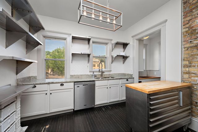 425 Oak Grove Street, Minneapolis, MN 55403