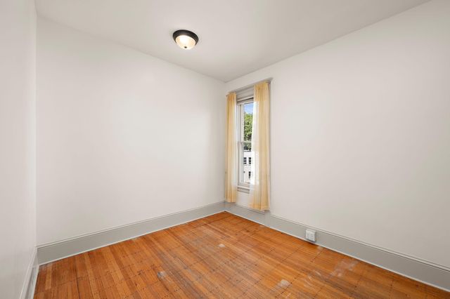 425 Oak Grove Street, Minneapolis, MN 55403