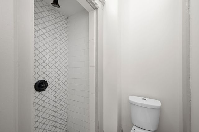 425 Oak Grove Street, Minneapolis, MN 55403