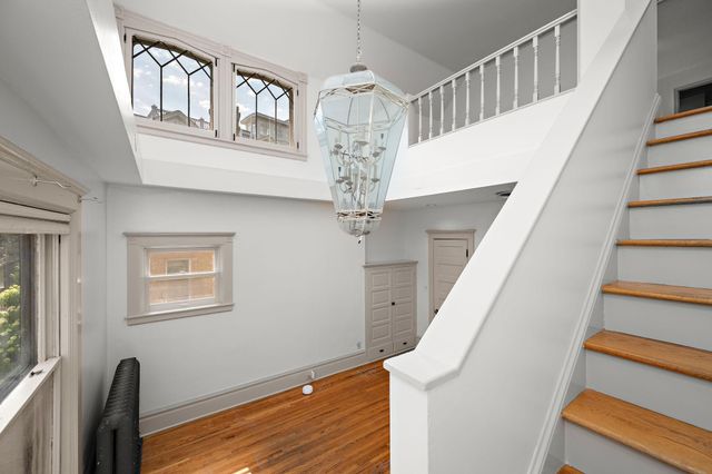 425 Oak Grove Street, Minneapolis, MN 55403