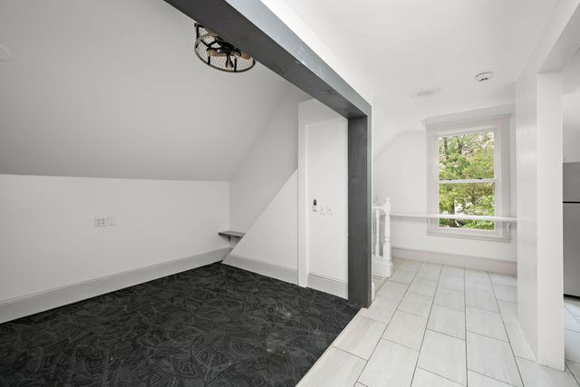 425 Oak Grove Street, Minneapolis, MN 55403