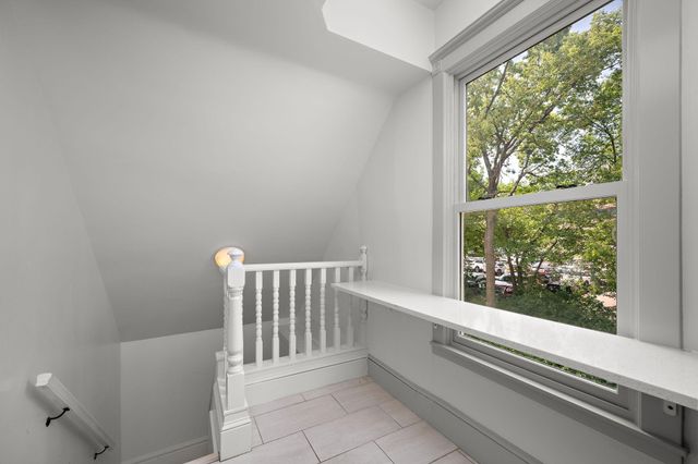 425 Oak Grove Street, Minneapolis, MN 55403